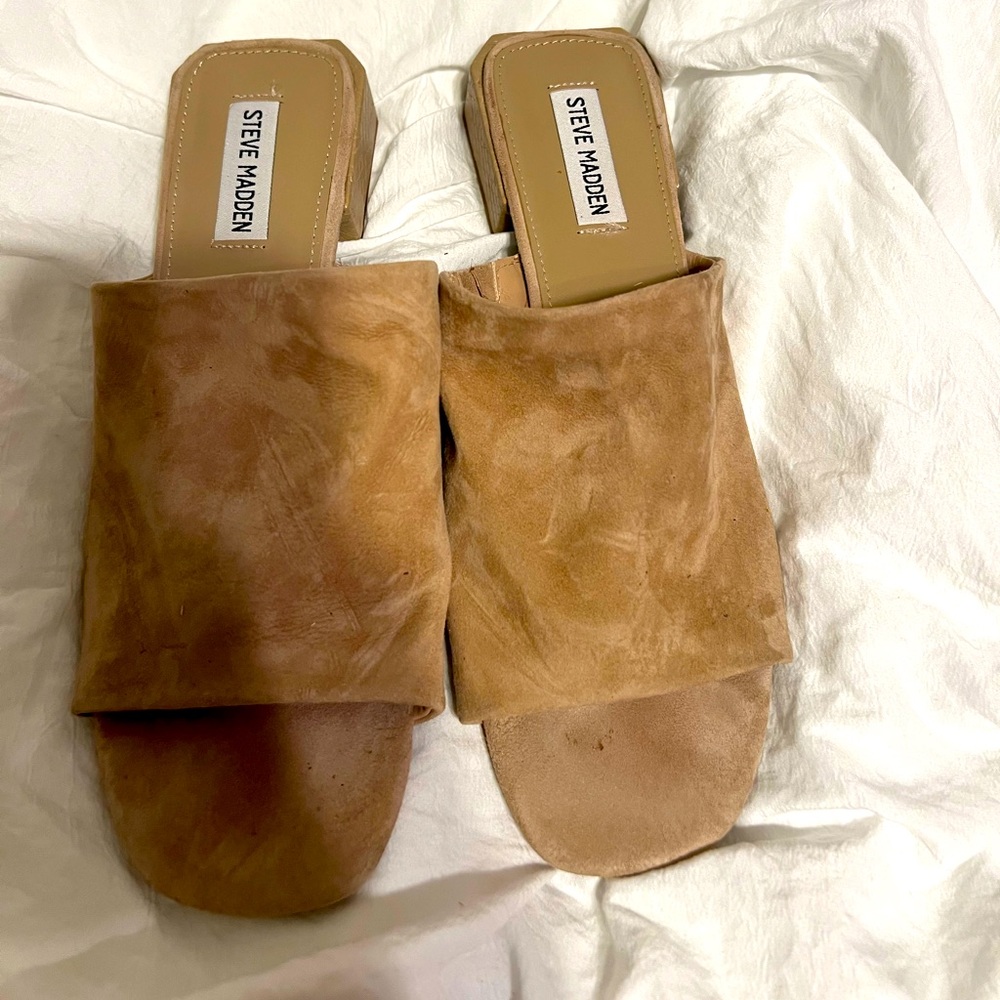 Tan suede Steve Madden slip on . worn twice‎